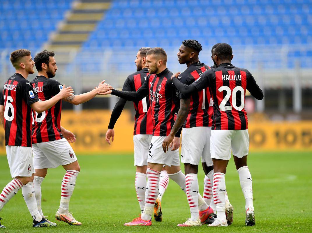 FB体育-AC米兰客场轻松获胜，实力不减追求胜利