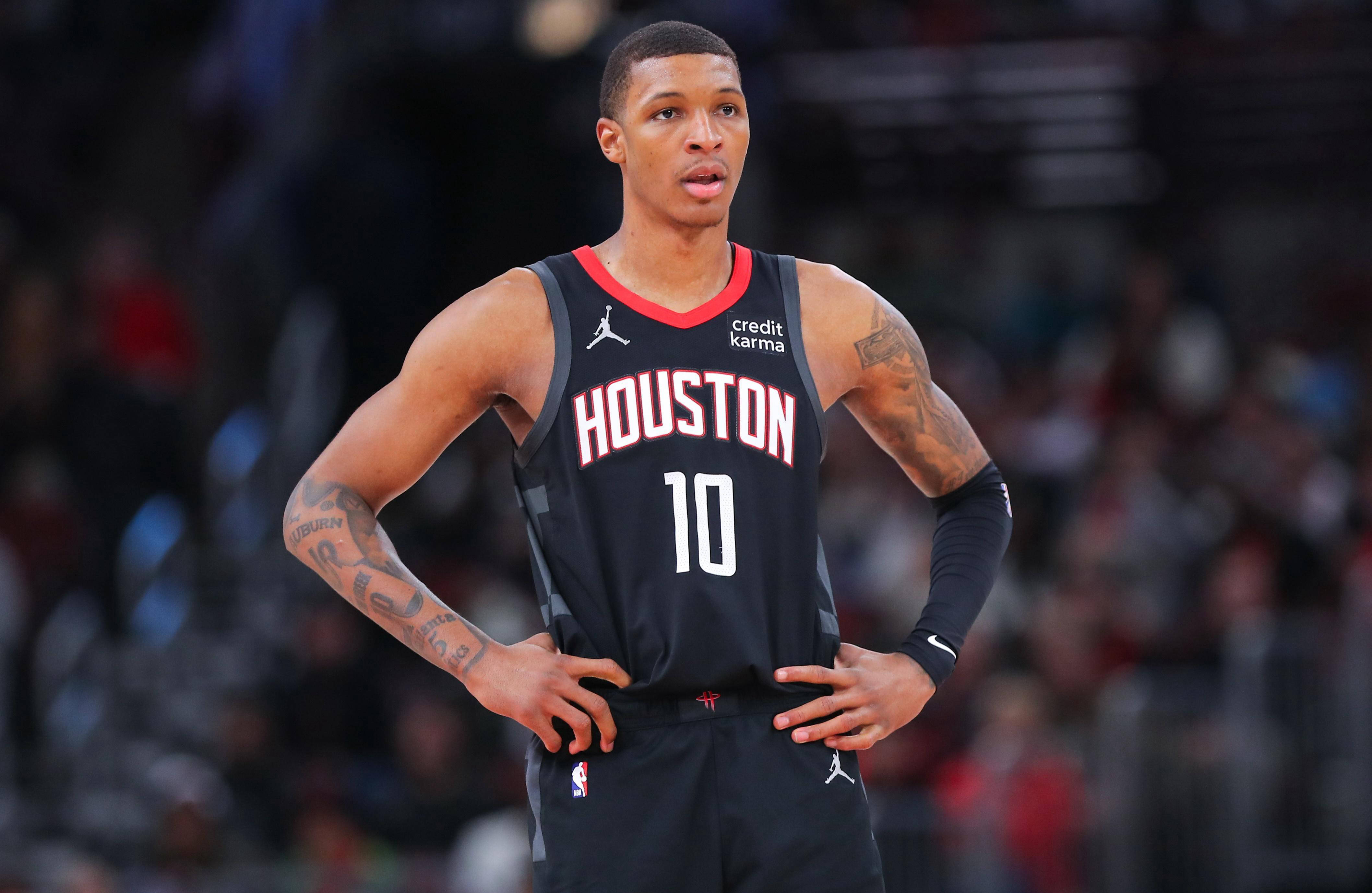 FB体育官网-活塞队首发球员表现稳定,助球队取胜