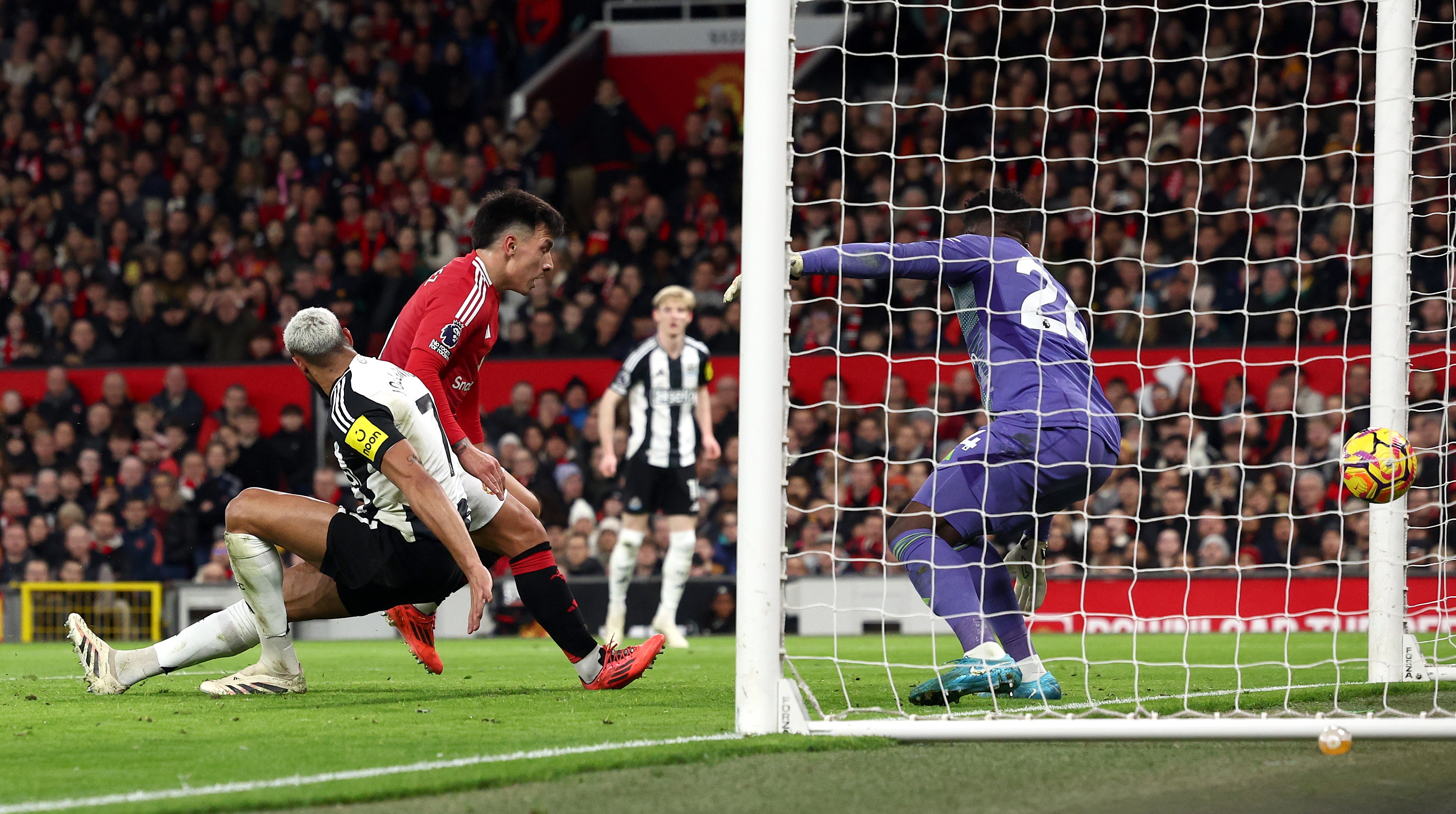 FB体育官网-纽卡斯尔联进行大手术,全力保级争胜