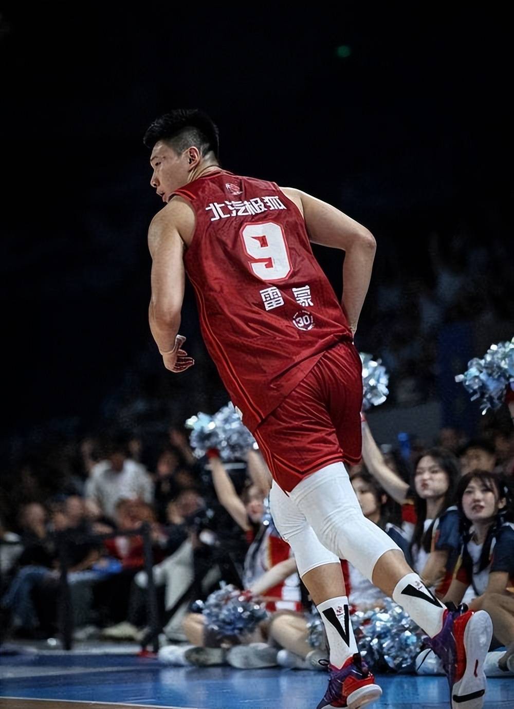 北京队新援登场亮相,助力球队获胜 北京队新援登场亮相,助力球队获胜