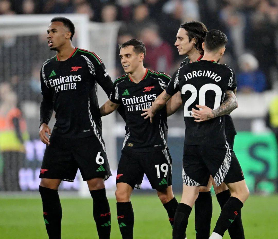 阿森纳客场不敌热刺,遭遇失利 阿森纳客场不敌热刺,遭遇失利