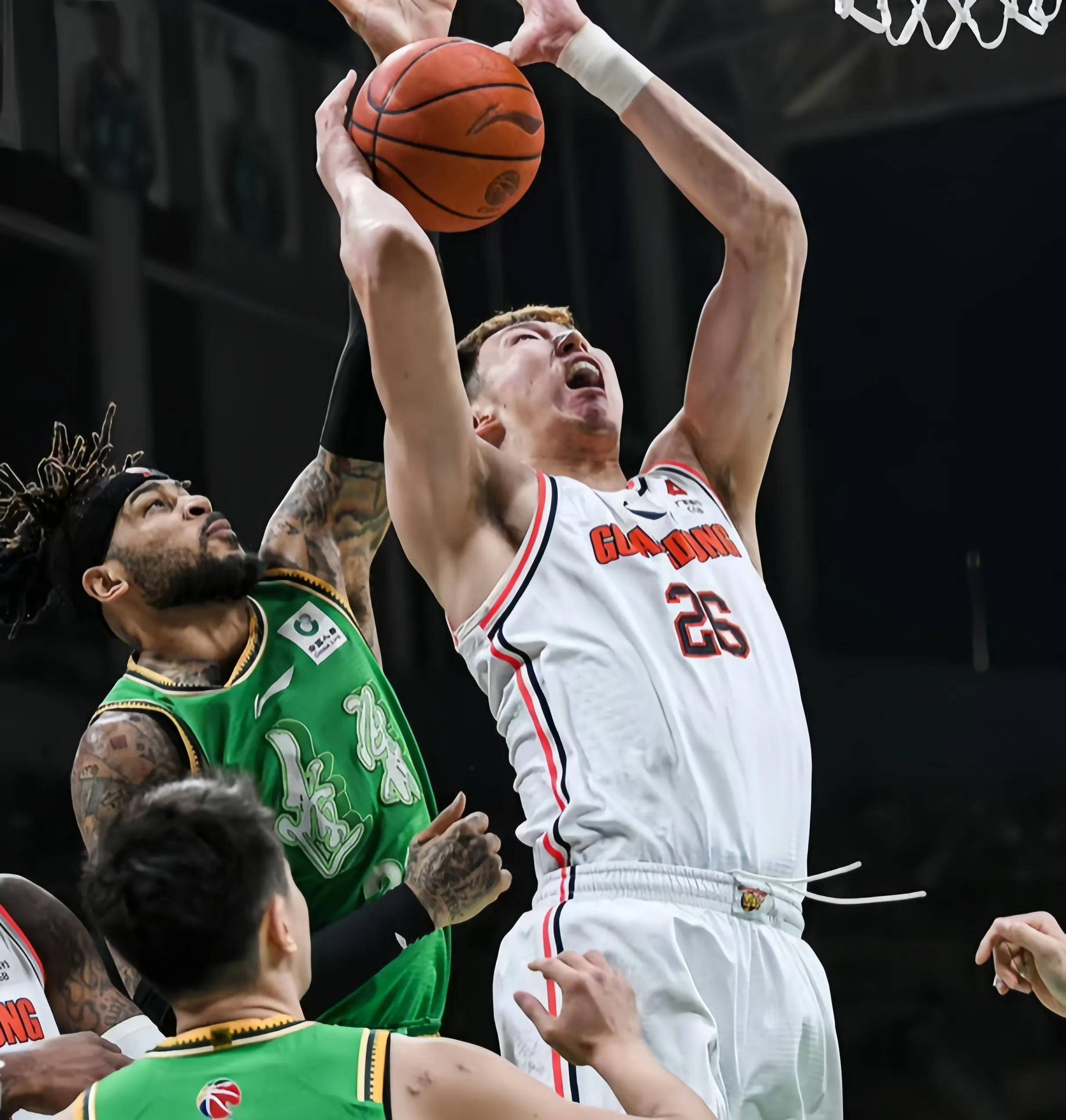 FB体育官方网站-新一轮篮球联赛即将打响,球迷期待激烈对抗