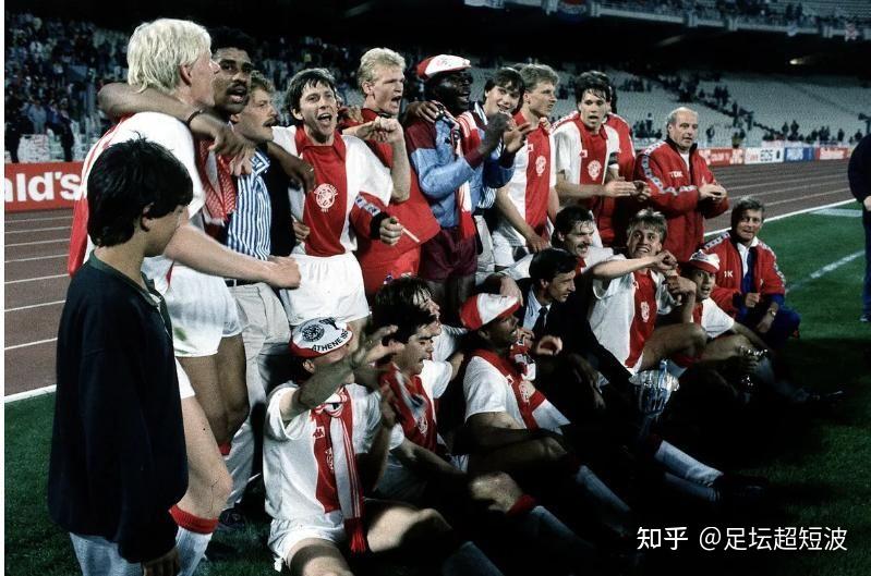 沃尔夫斯堡获得主场胜利,保持领先优势 沃尔夫斯堡获得主场胜利,保持领先优势