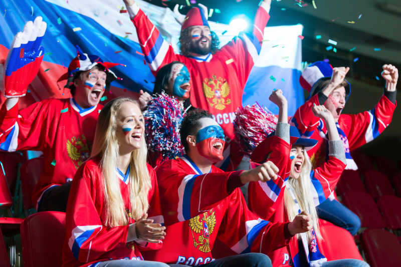 欧预赛比赛精彩纷呈,球迷热烈欢呼呐喊 欧预赛比赛精彩纷呈,球迷热烈欢呼呐喊