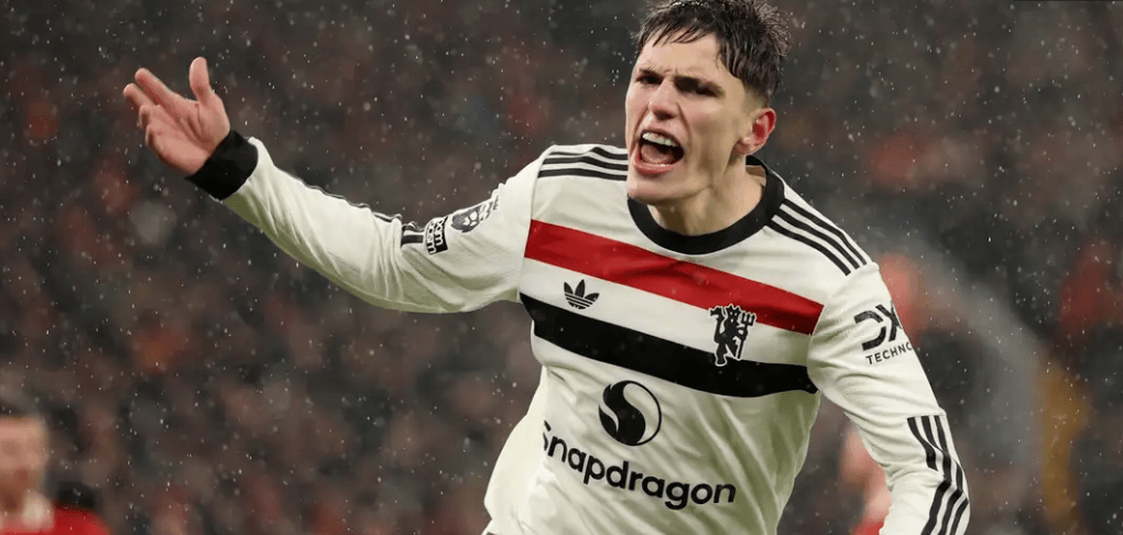 FB体育平台-那不勒斯青训新星崭露头角,一战成名