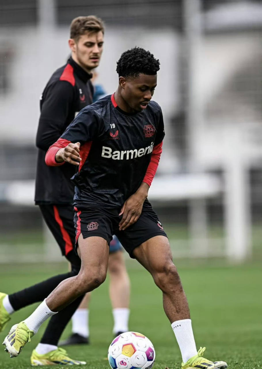 FB体育平台-弗莱堡客场获胜,迈向更高荣誉!