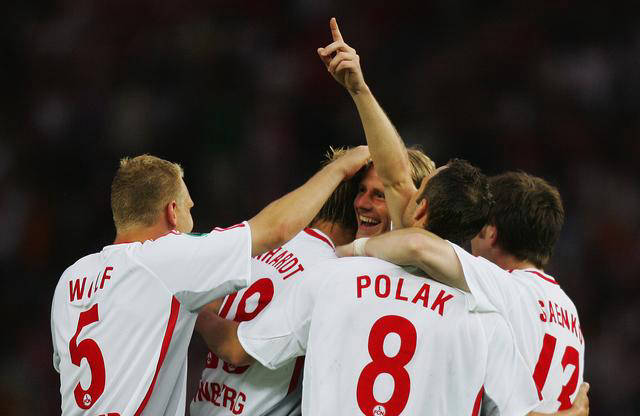 FB体育官网-斯图加特主场战胜弗赖堡,拿下关键胜利