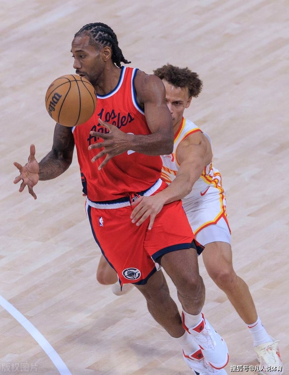 FB体育官网-快船客场轻取黄蜂,莱昂纳德再次展现统治力量