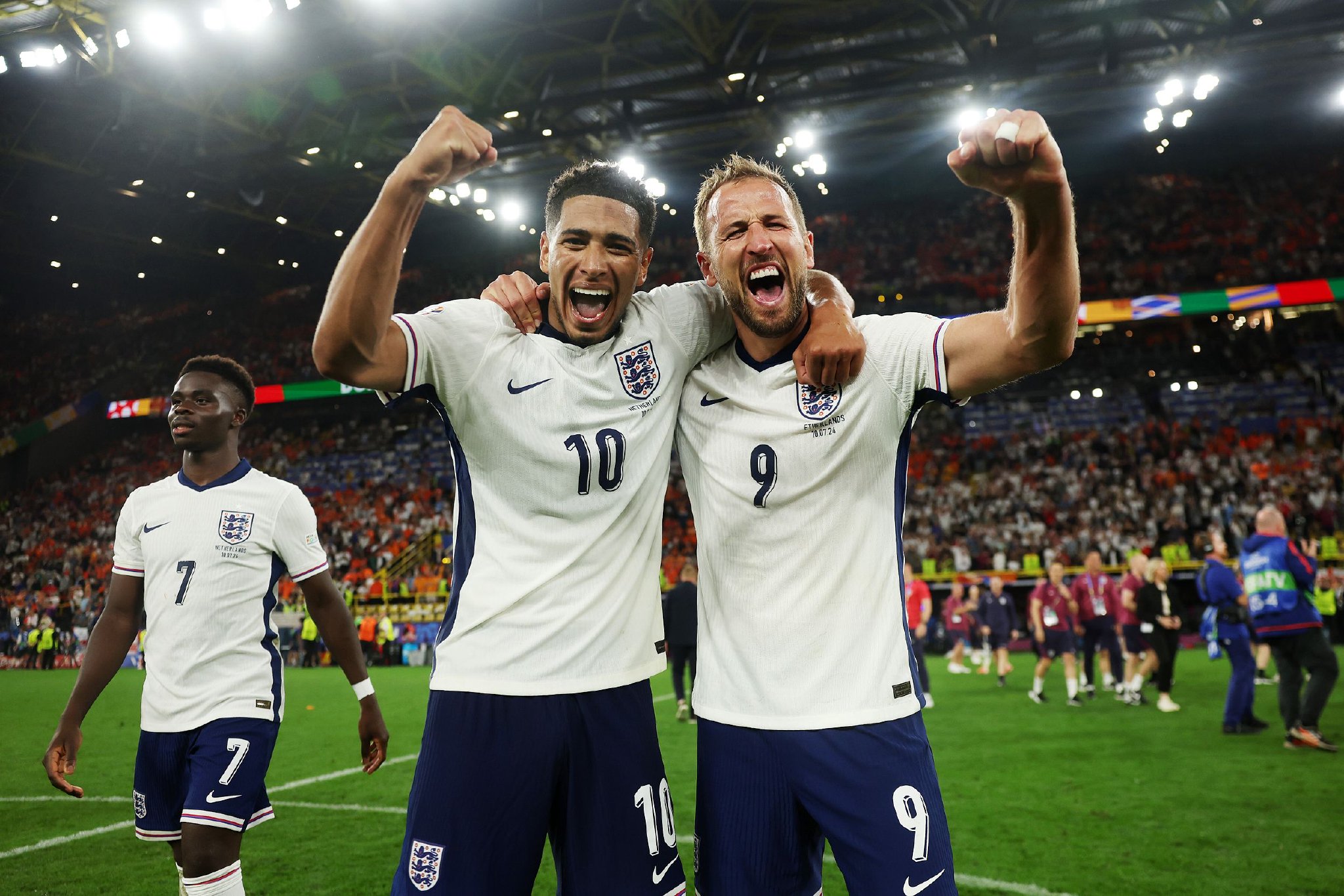 FB体育官网-欧国联决赛倒计时,英格兰全队备战冲击冠军