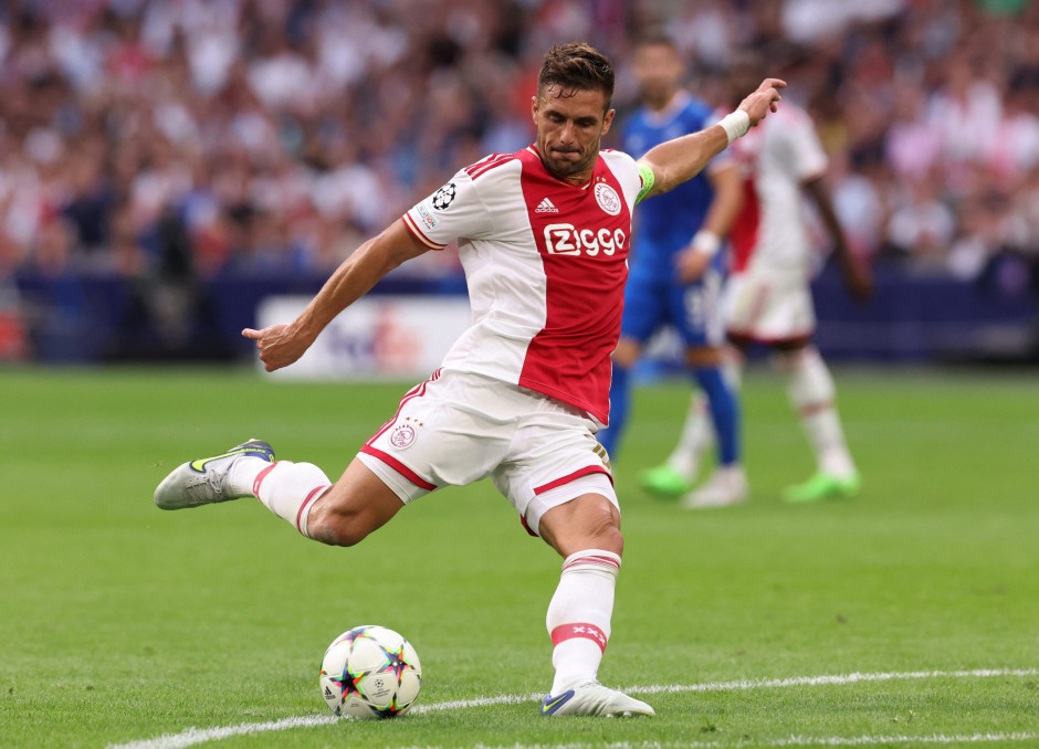 阿贾克斯青训球员突破进球,备受瞩目 阿贾克斯青训球员突破进球,备受瞩目