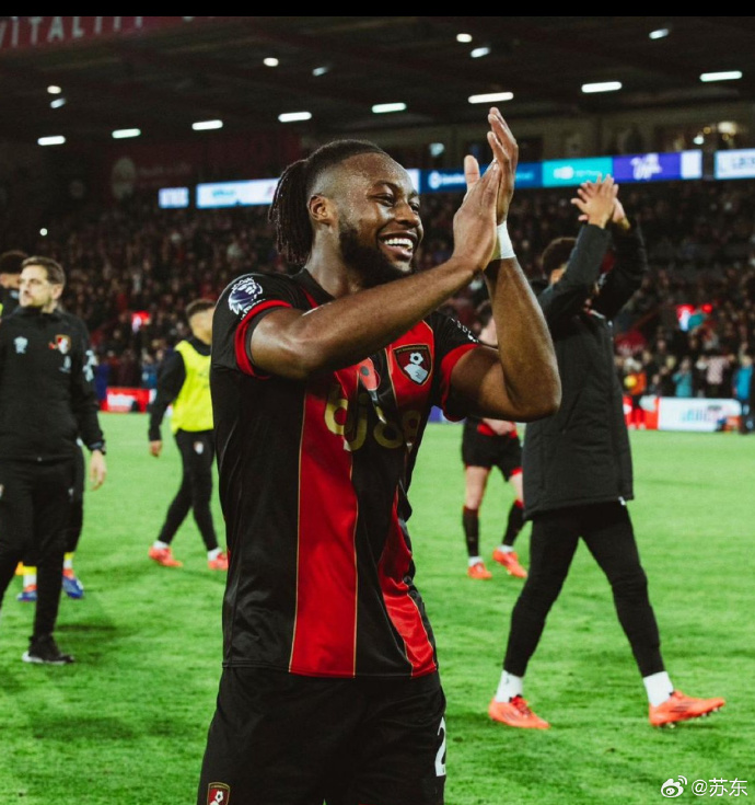 FB体育官方网站-曼城主场大胜伯恩茅斯,英超榜首继续领跑