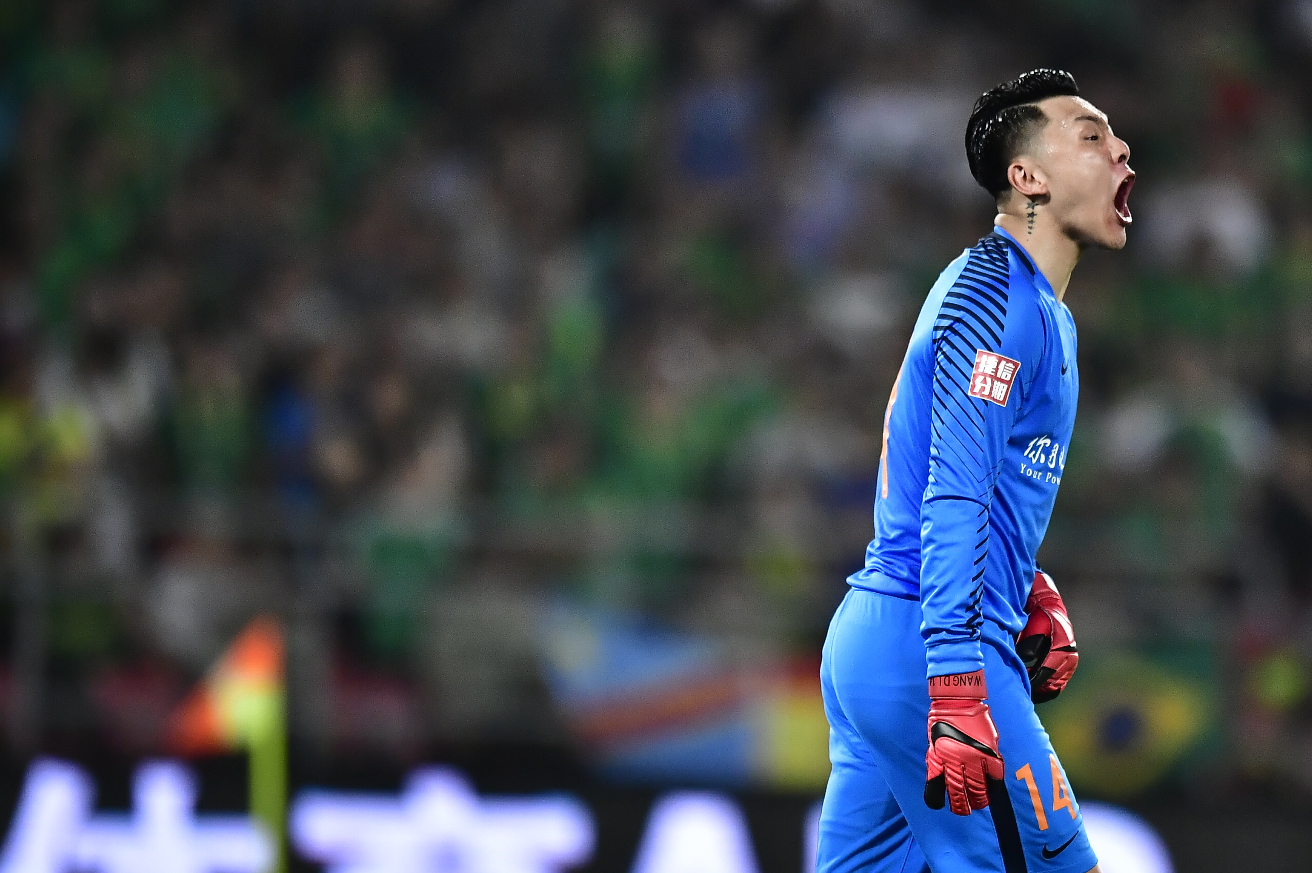 FB体育官网-山东鲁能中场调整频繁,教练组策略灵活