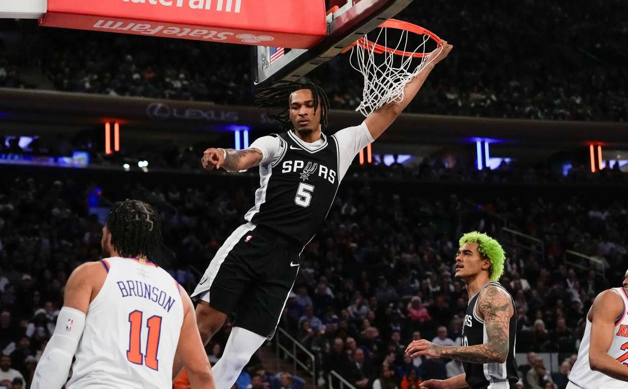 FB体育-圣埃蒂安阵容演变,年轻球员崭露头角