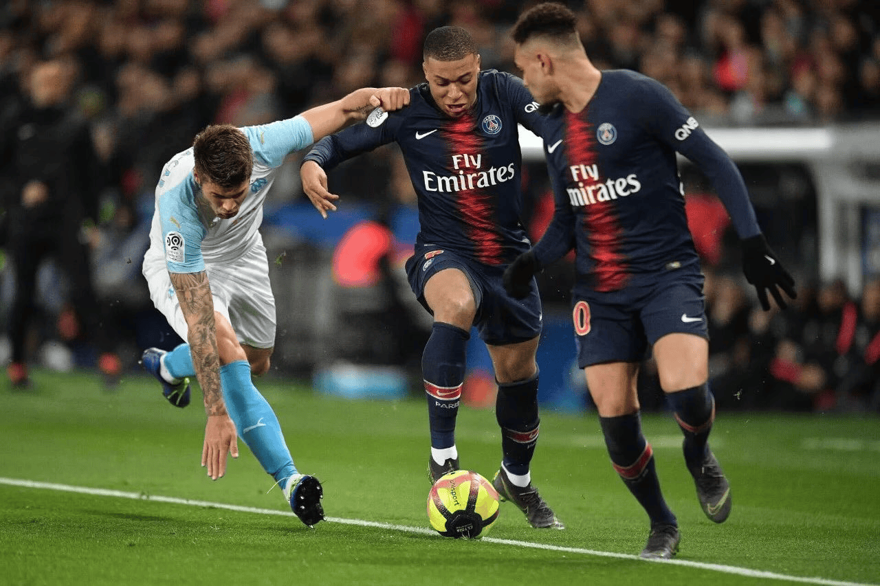 FB体育-巴黎圣日耳曼球队备战重要国内比赛