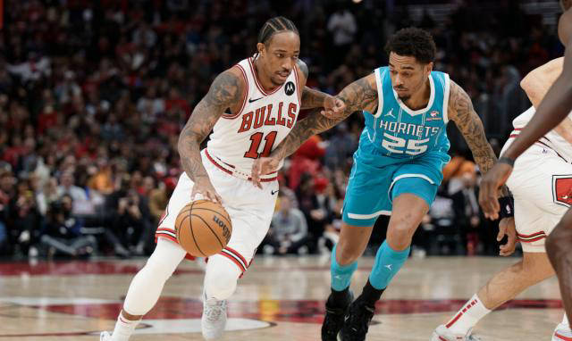 FB体育官网-公牛后卫状态低迷,球队备战需重塑信心