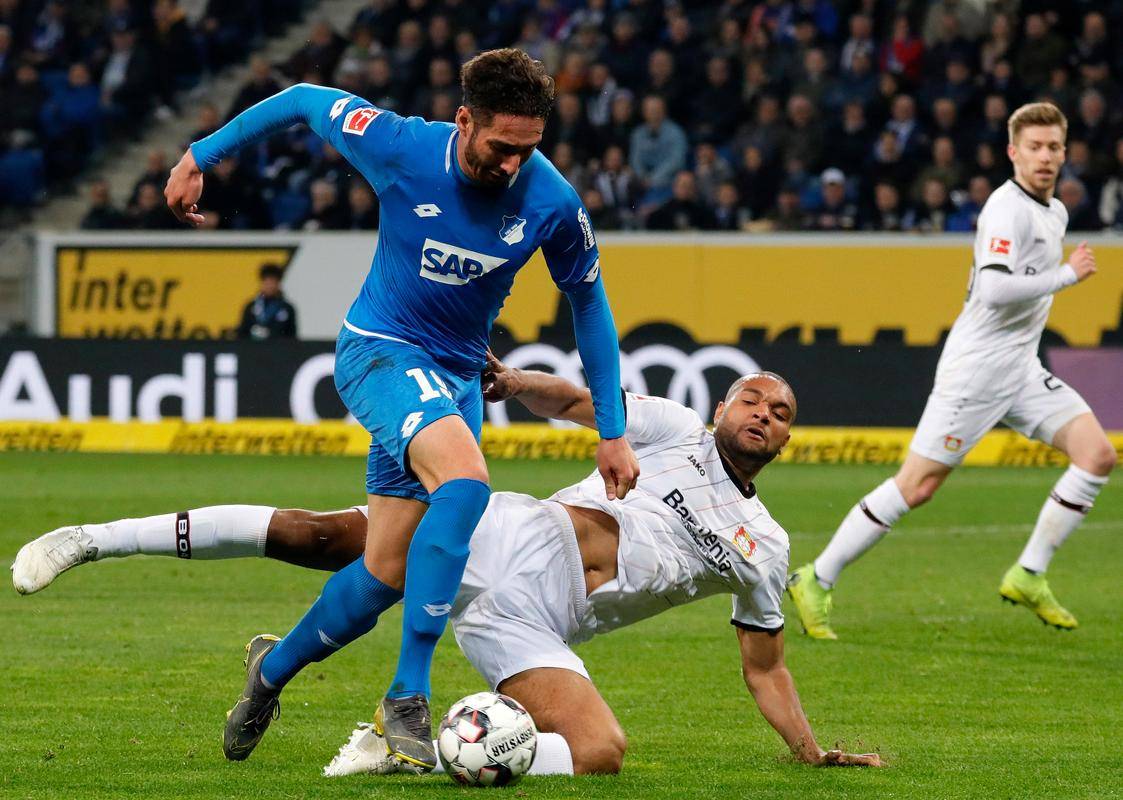 霍芬海姆客场负于对手,遭遇连败 霍芬海姆客场负于对手,遭遇连败