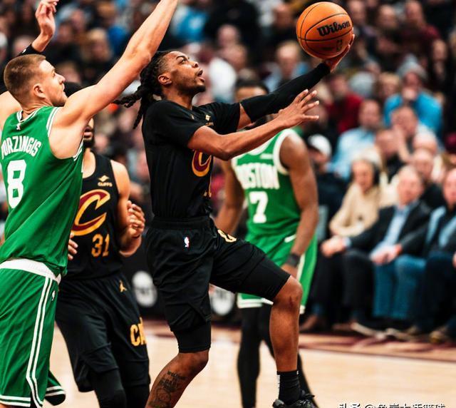 凯尔特人客场惊险逆转湖人,东部第二稳固 凯尔特人客场惊险逆转湖人,东部第二稳固