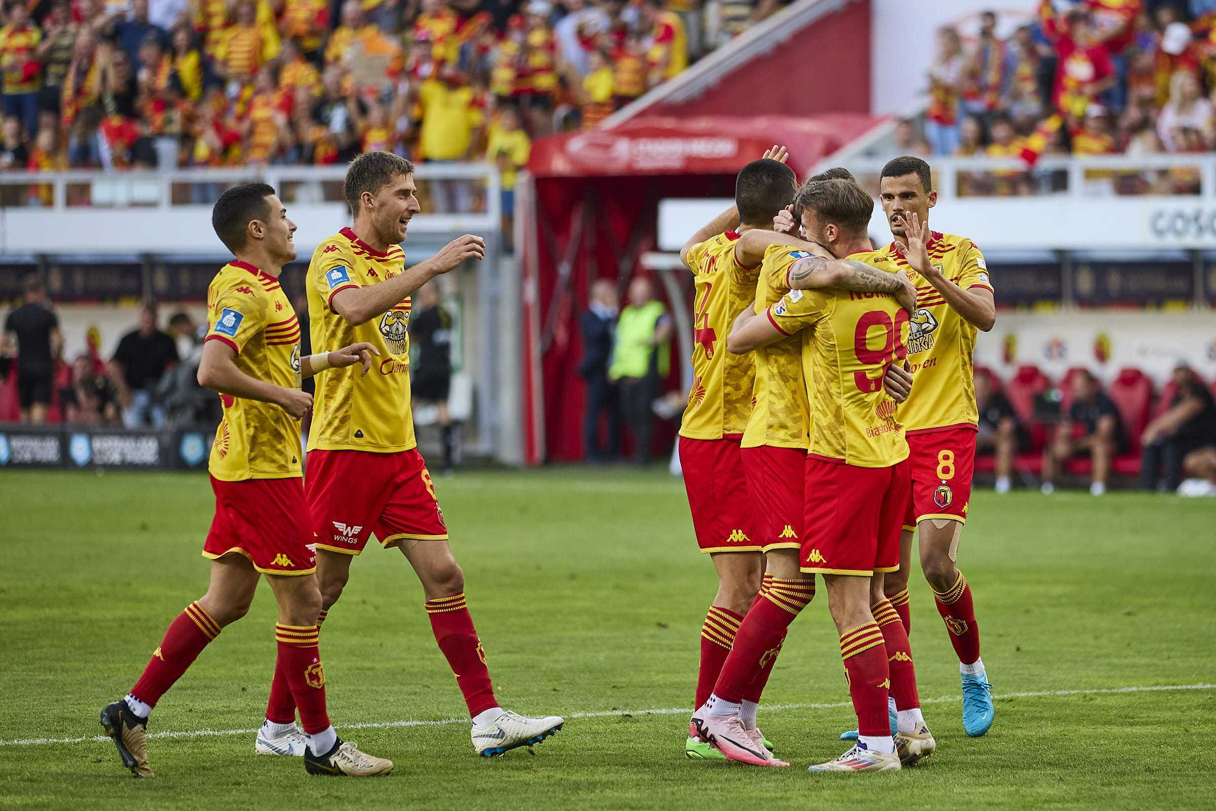 拉脱维亚队在比赛中闪耀全场 拉脱维亚队在比赛中闪耀全场