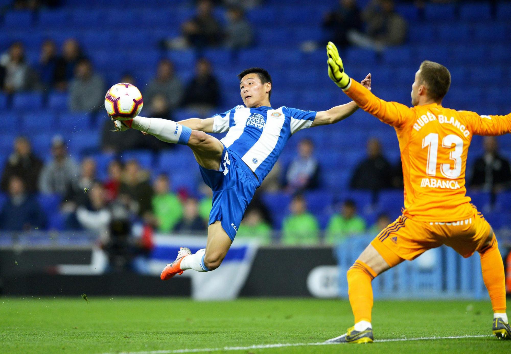 FB体育官网-核心球员突破破门助球队胜利