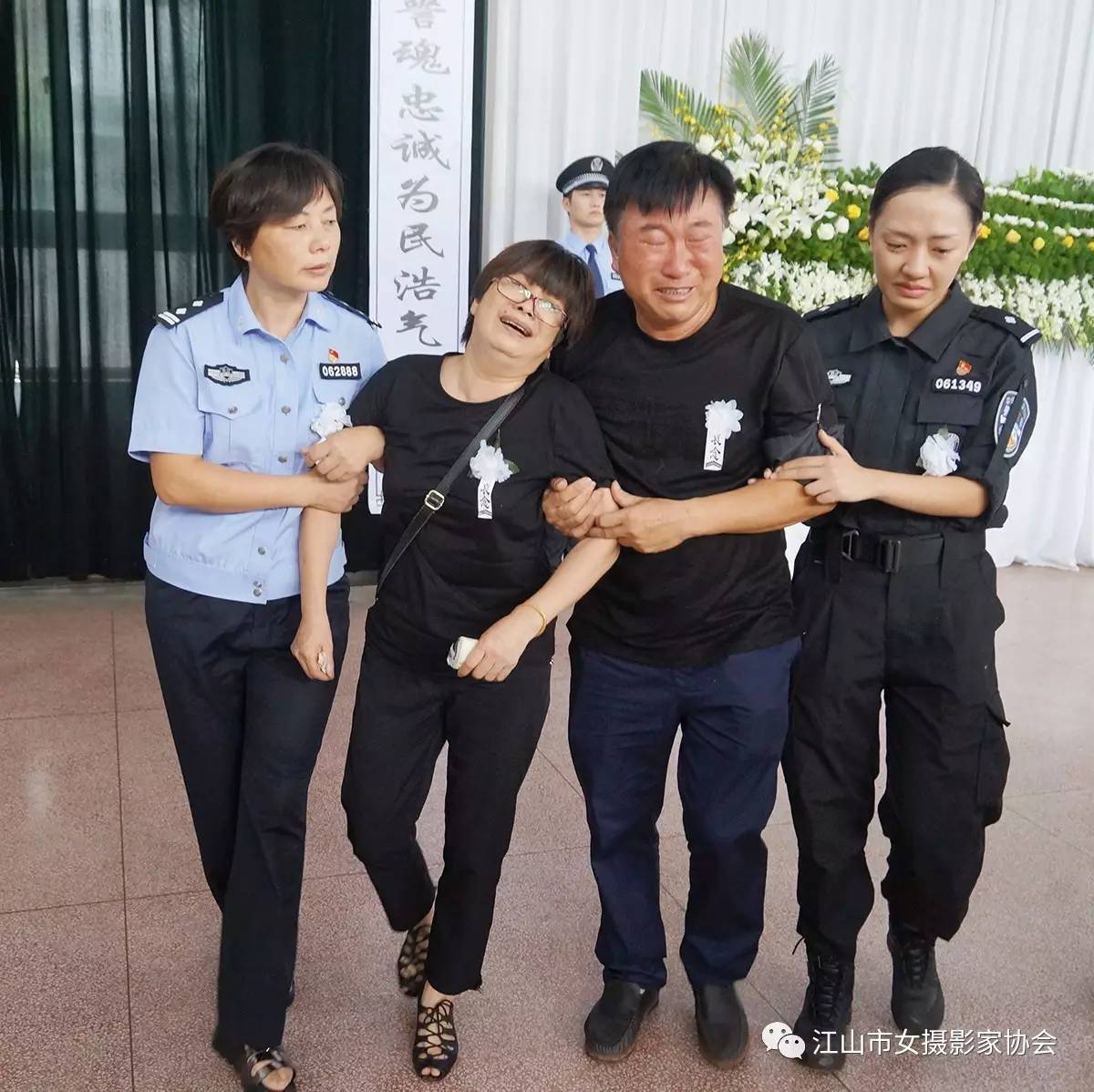 FB体育官网-双塔合砍,库尔图瓦挥泪告别