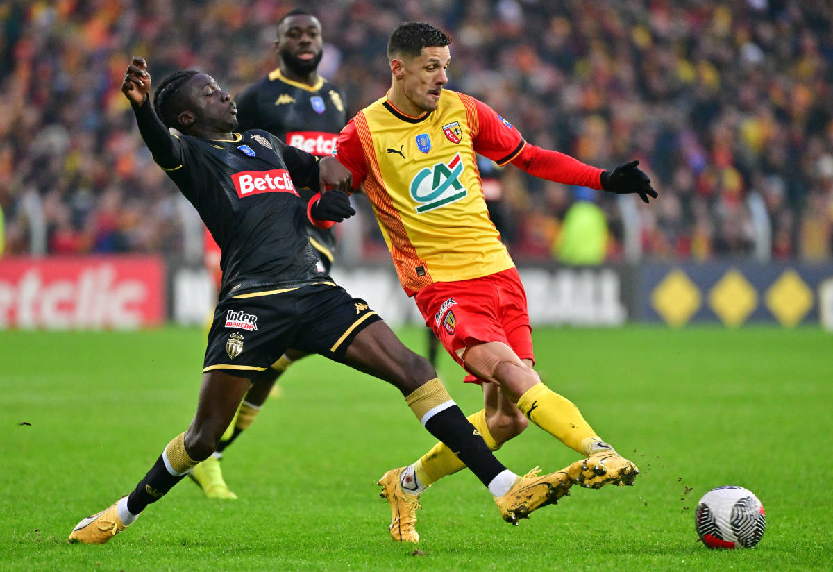 摩纳哥客场失利,战绩遭遇停滞 摩纳哥客场失利,战绩遭遇停滞