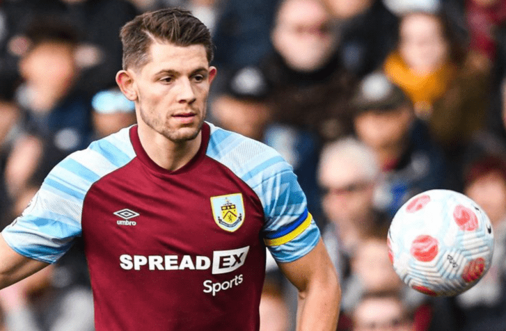 维拉新援热身训练,备战本周末比赛 维拉新援热身训练,备战本周末比赛