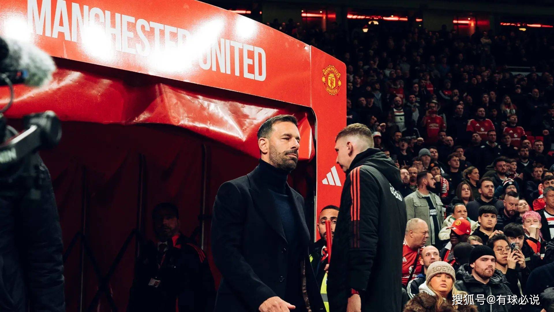 FB体育平台-曼联新帅入主，期待球队崛起