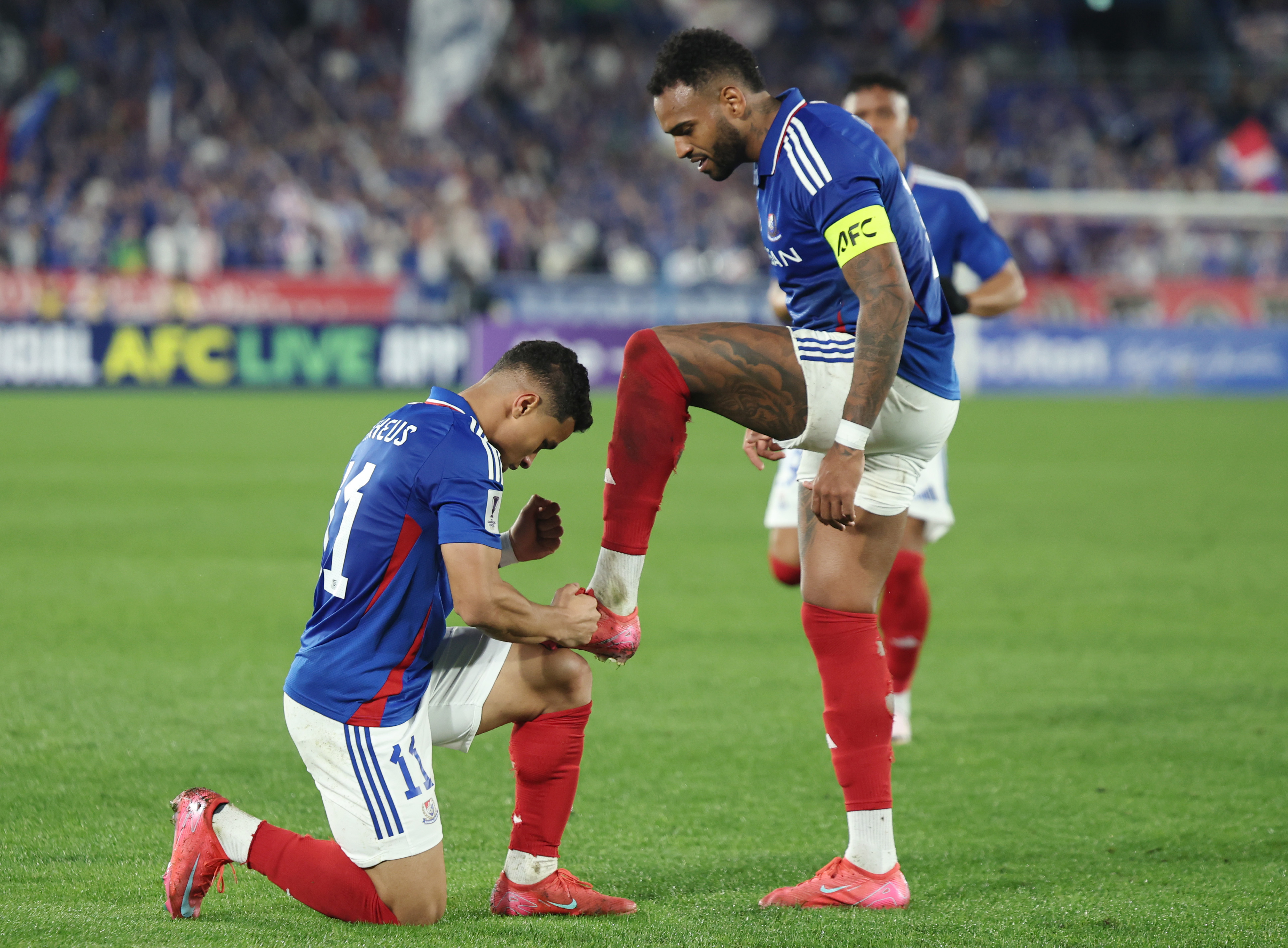 足球豪门对决:东亚顶尖球队竞逐胜利 足球豪门对决:东亚顶尖球队竞逐胜利