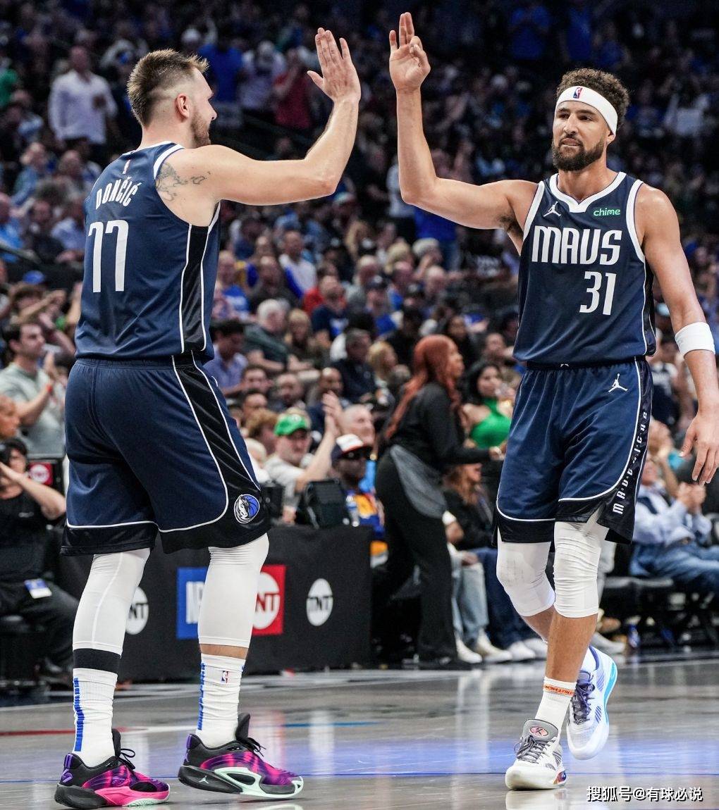 汤普森发挥稳定,率队绝杀取得胜利 汤普森发挥稳定,率队绝杀取得胜利