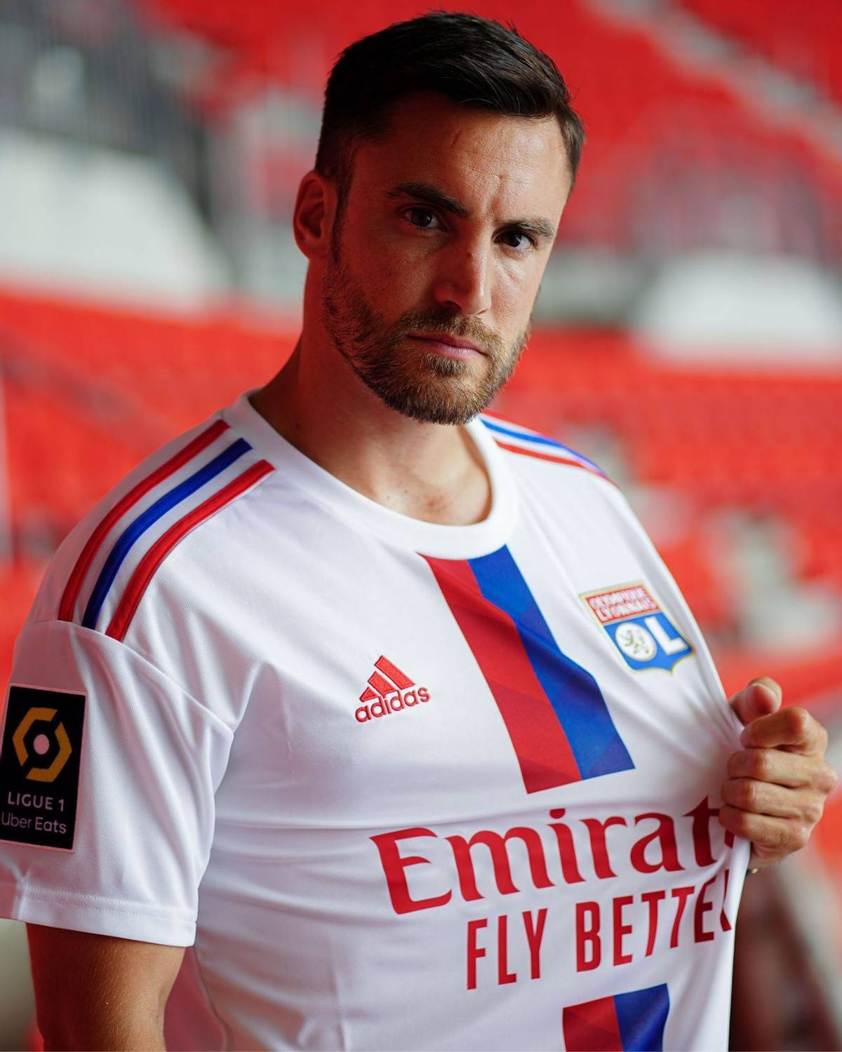 荷兰鹰队主帅大胆变阵,赢得制胜关键 荷兰鹰队主帅大胆变阵,赢得制胜关键