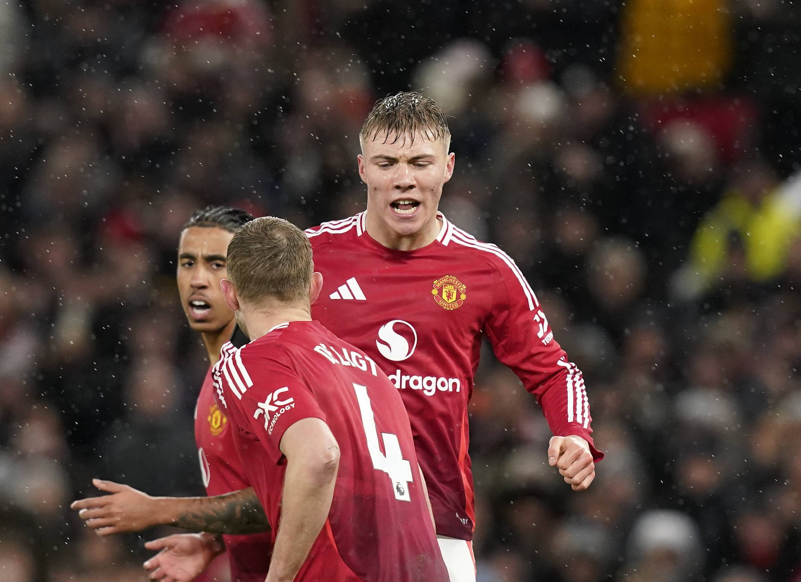 英雄救主!阿贾克斯门将神勇扑点,帮助球队保住胜利 英雄救主!阿贾克斯门将神勇扑点,帮助球队保住胜利