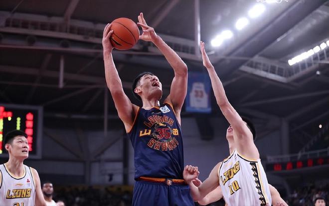 江苏男篮外援发挥出色,助力球队胜利 江苏男篮外援发挥出色,助力球队胜利