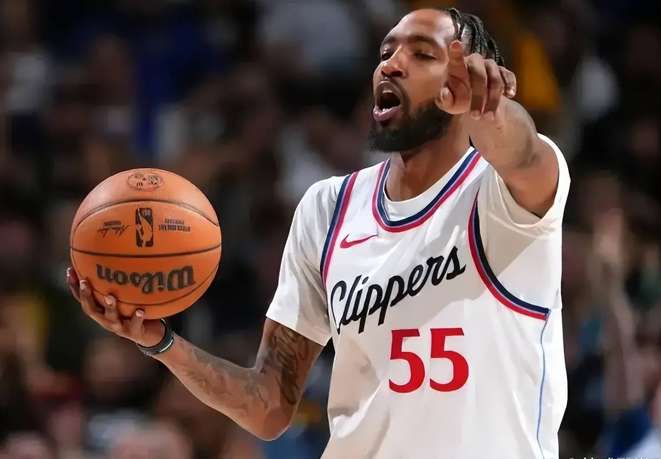 快船大胜尼克斯,伦纳德成为全队得分王 快船大胜尼克斯,伦纳德成为全队得分王