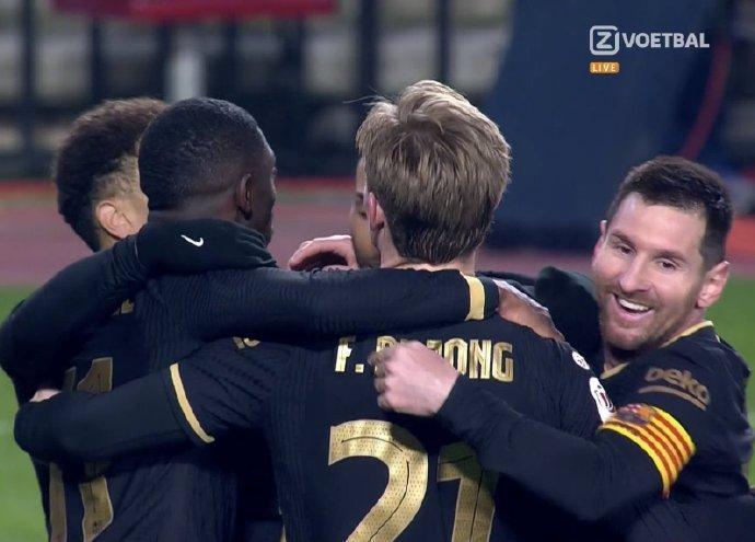 FB体育官网-格拉纳达反击成功,逆转强势对手