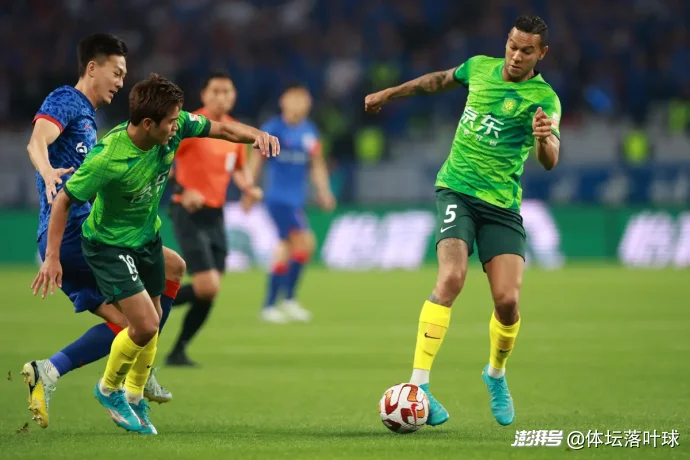 魔法对决!双方球员展现绝技 魔法对决!双方球员展现绝技