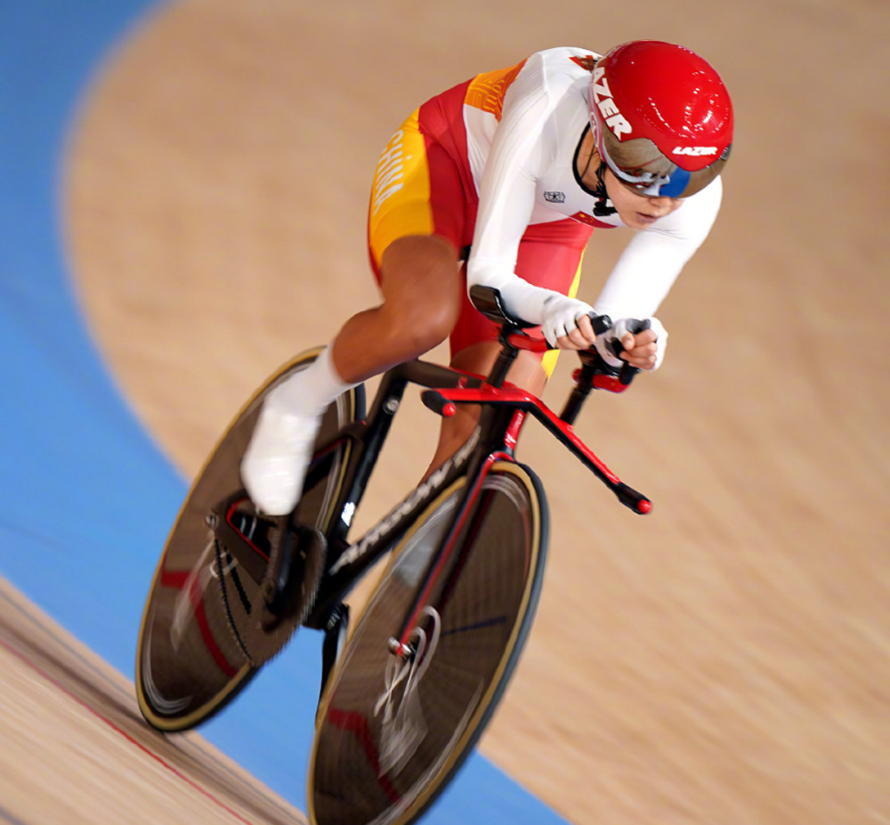 FB体育官网-美国选手在自行车赛场展现出色表现