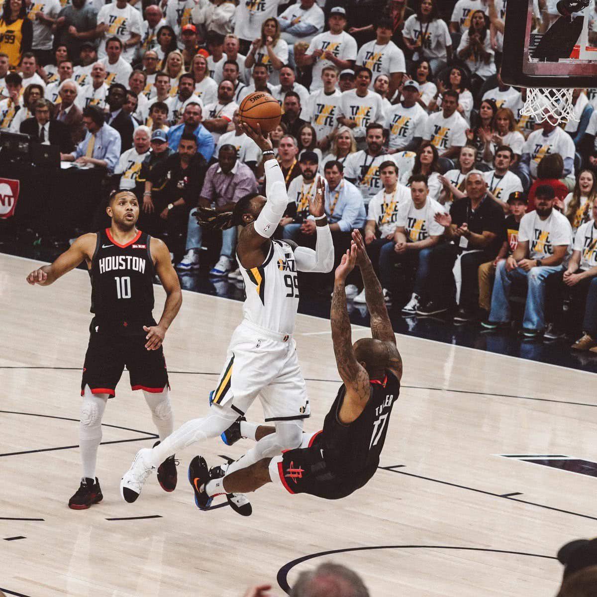 FB体育平台-爵士客场逆转国王,关键时刻展现冷静