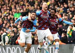 FB体育官方网站-伯恩利全队齐心向前冲刺胜利