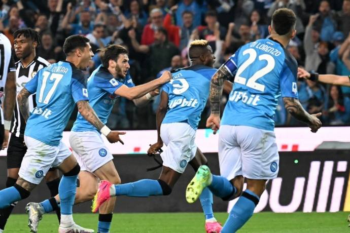 FB体育-意甲联赛角逐白热化,强队不容忽视