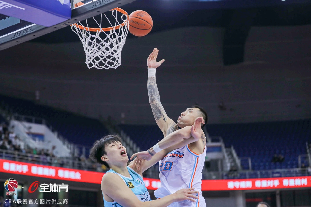 FB体育官网-山东队客场力克新疆队,取得半决赛先胜