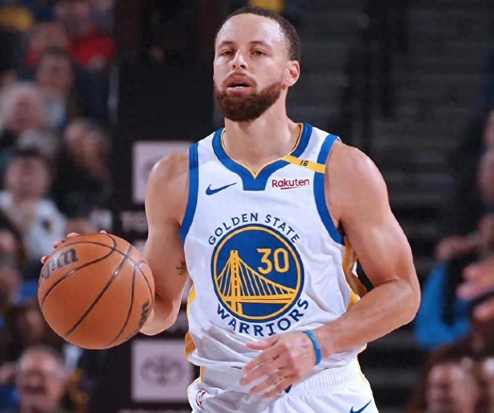 FB体育官网-勇士夺冠夏日闪亮,开拓者疗伤复苏加油