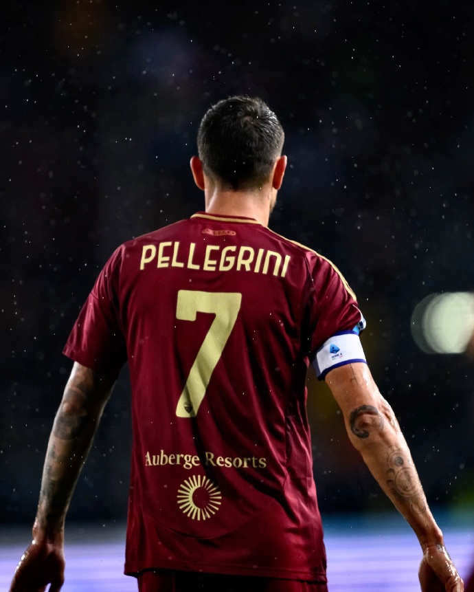 FB体育-罗马球员士气高昂,准备投入下一场比赛强烈攻势