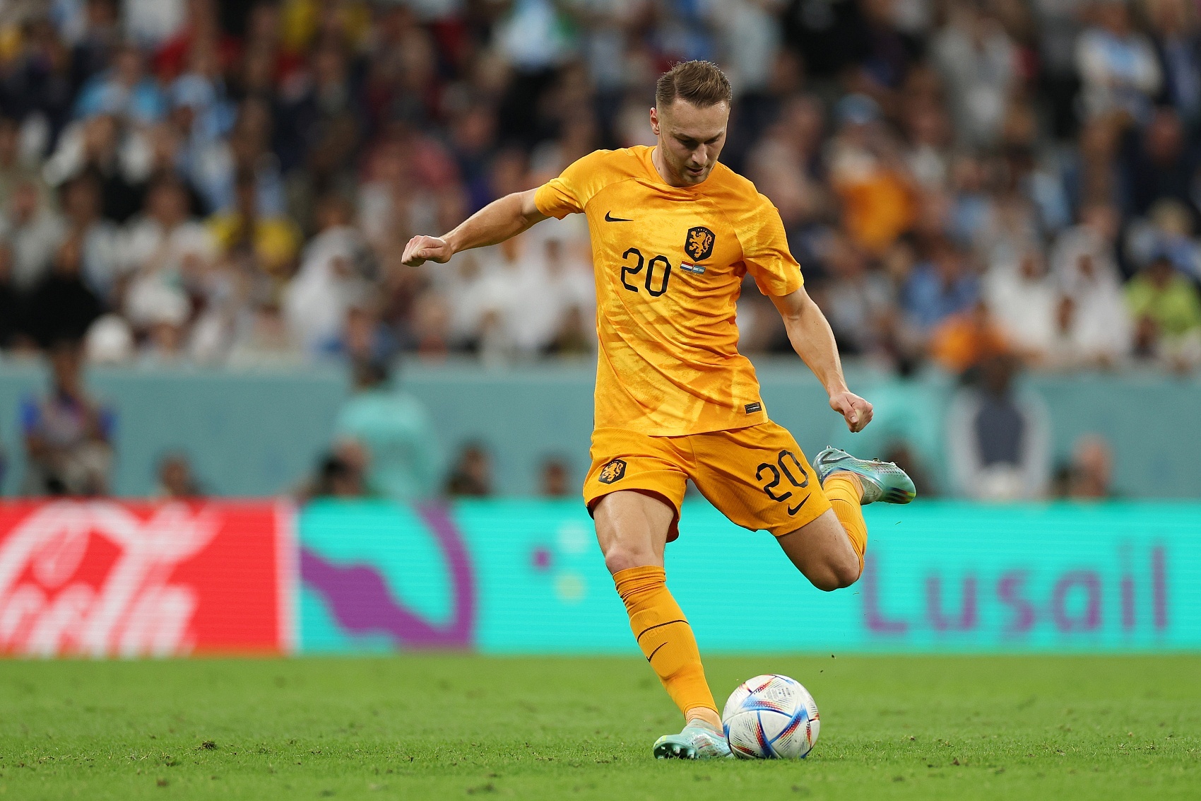 FB体育官网-荷兰队选手勇夺金牌,展现出色竞技实力