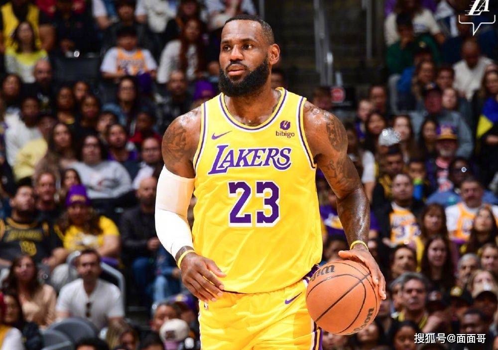 詹姆斯表现出色,带领湖人战胜篮网 詹姆斯表现出色,带领湖人战胜篮网