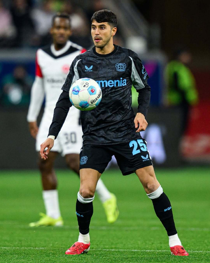 不莱梅积极备战,展现出色表现迎接新挑战 不莱梅积极备战,展现出色表现迎接新挑战