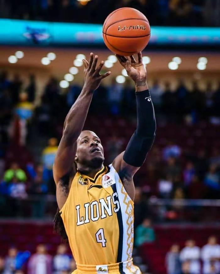 山东西王队再次获胜,为胜利庆祝 山东西王队再次获胜,为胜利庆祝