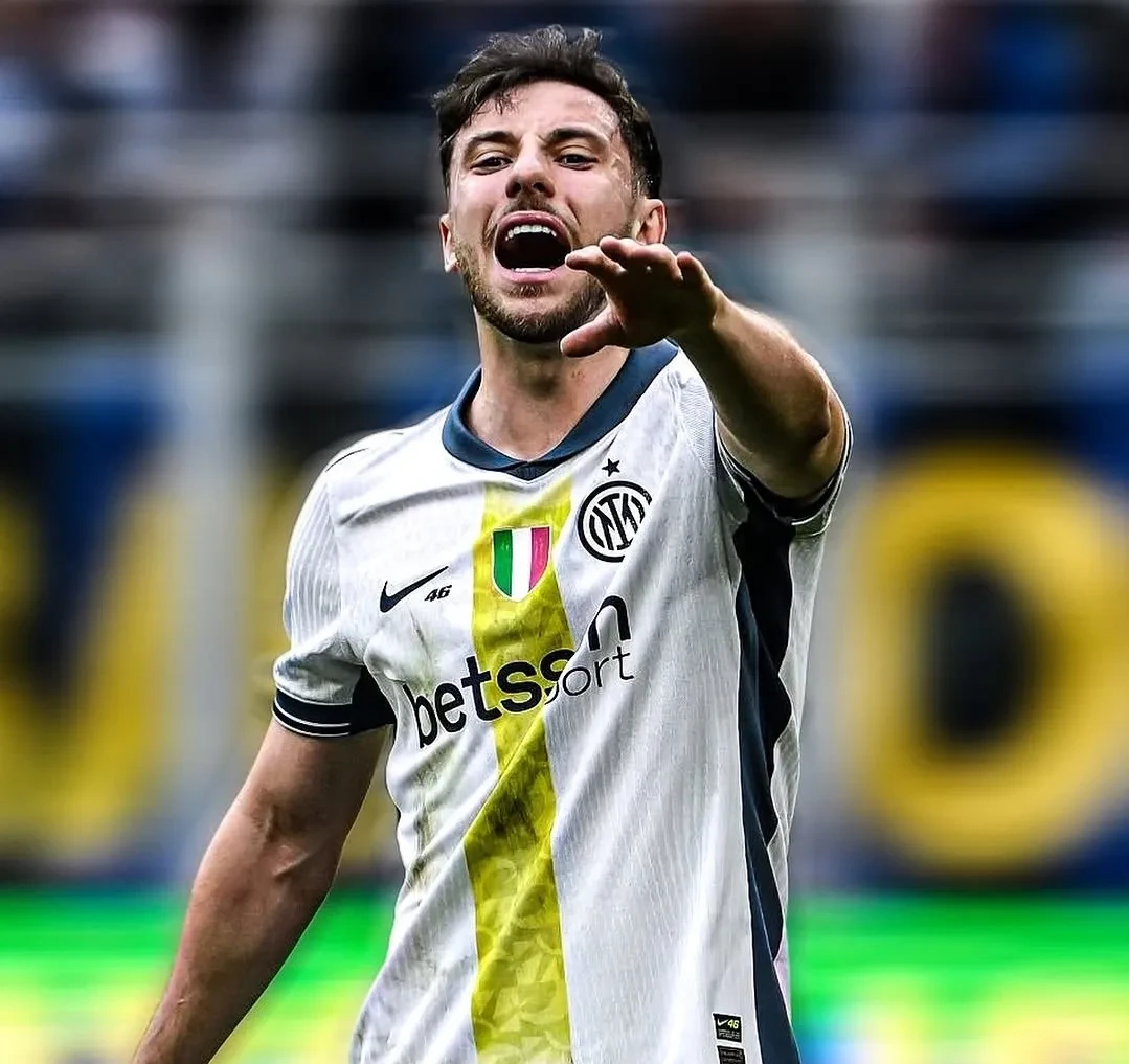 外籍球员在比赛中展现出色发挥，为球队赢得宝贵胜利