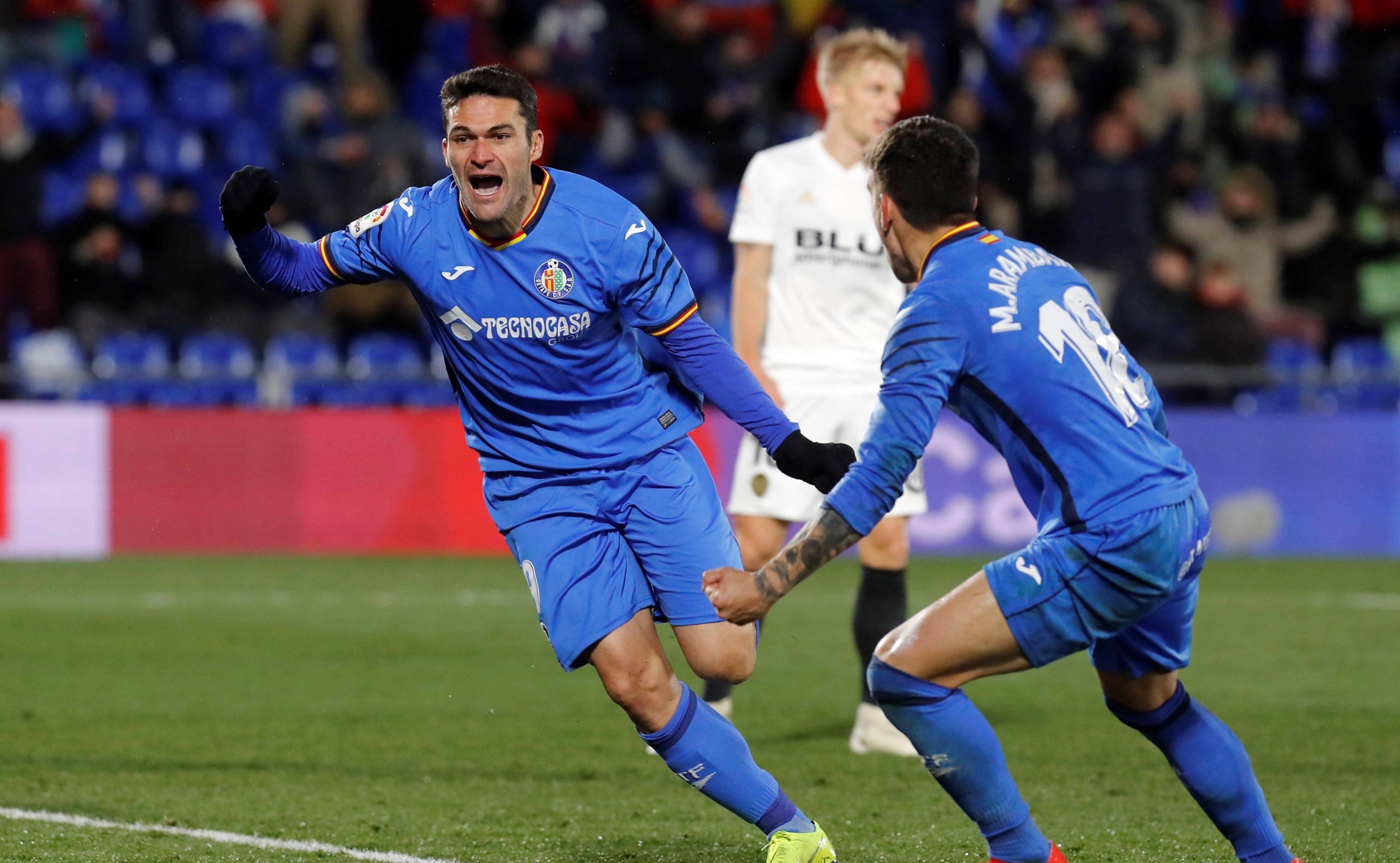 巴伦西亚客场逆袭,领先积分榜 巴伦西亚客场逆袭,领先积分榜